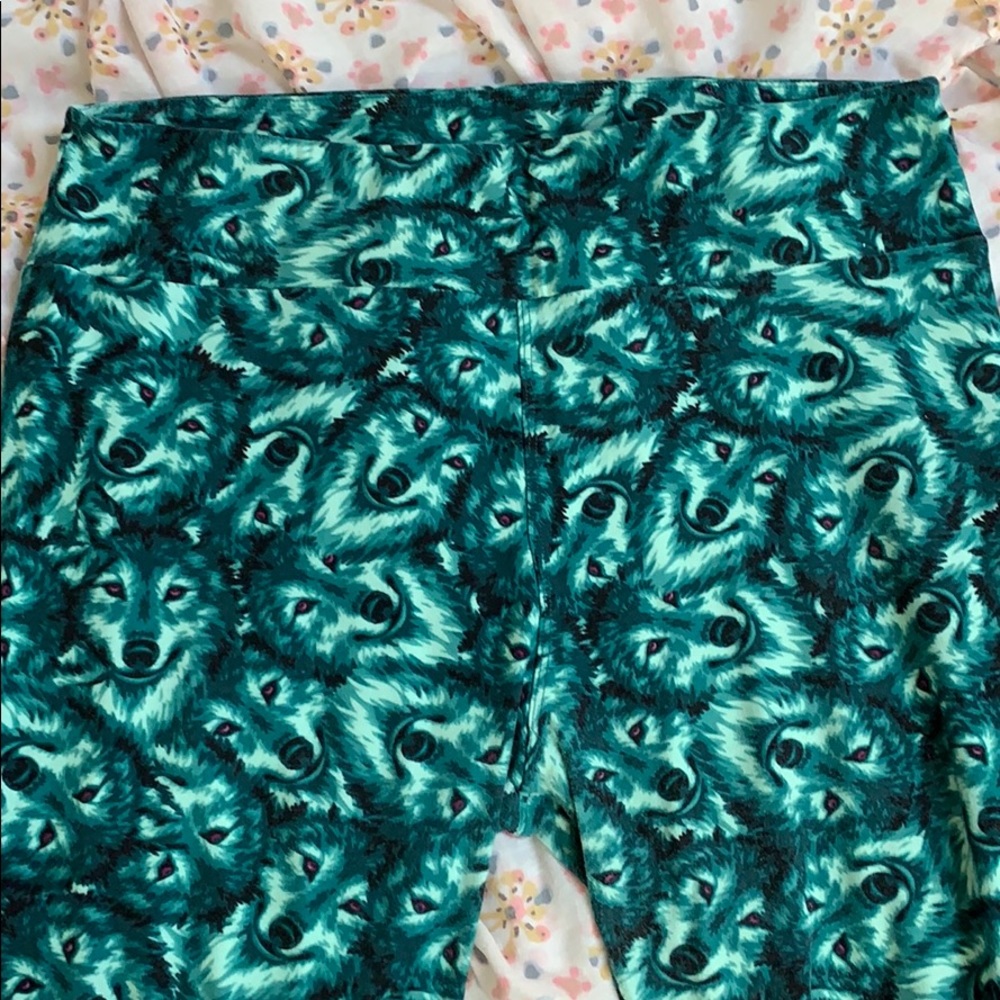 LulaRoe tc wolf leggings